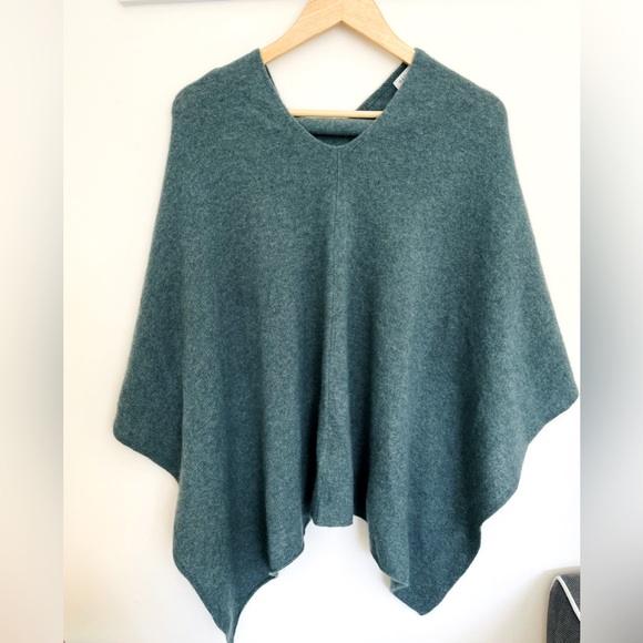 Rachel Zoe | Accessories | 0 2 Ply Cashmere Poncho Wrap Rachel Zoe Los Angeles In Green | Poshmark